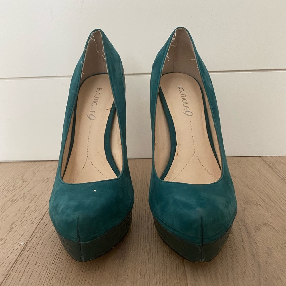 Boutique 9
Teal/Aqua Btkya Platforms